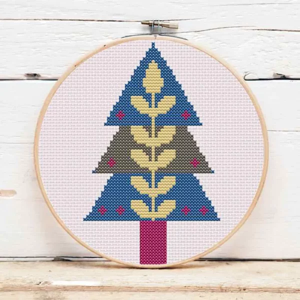 présentation toile point de croix Arbre de Noël scandi